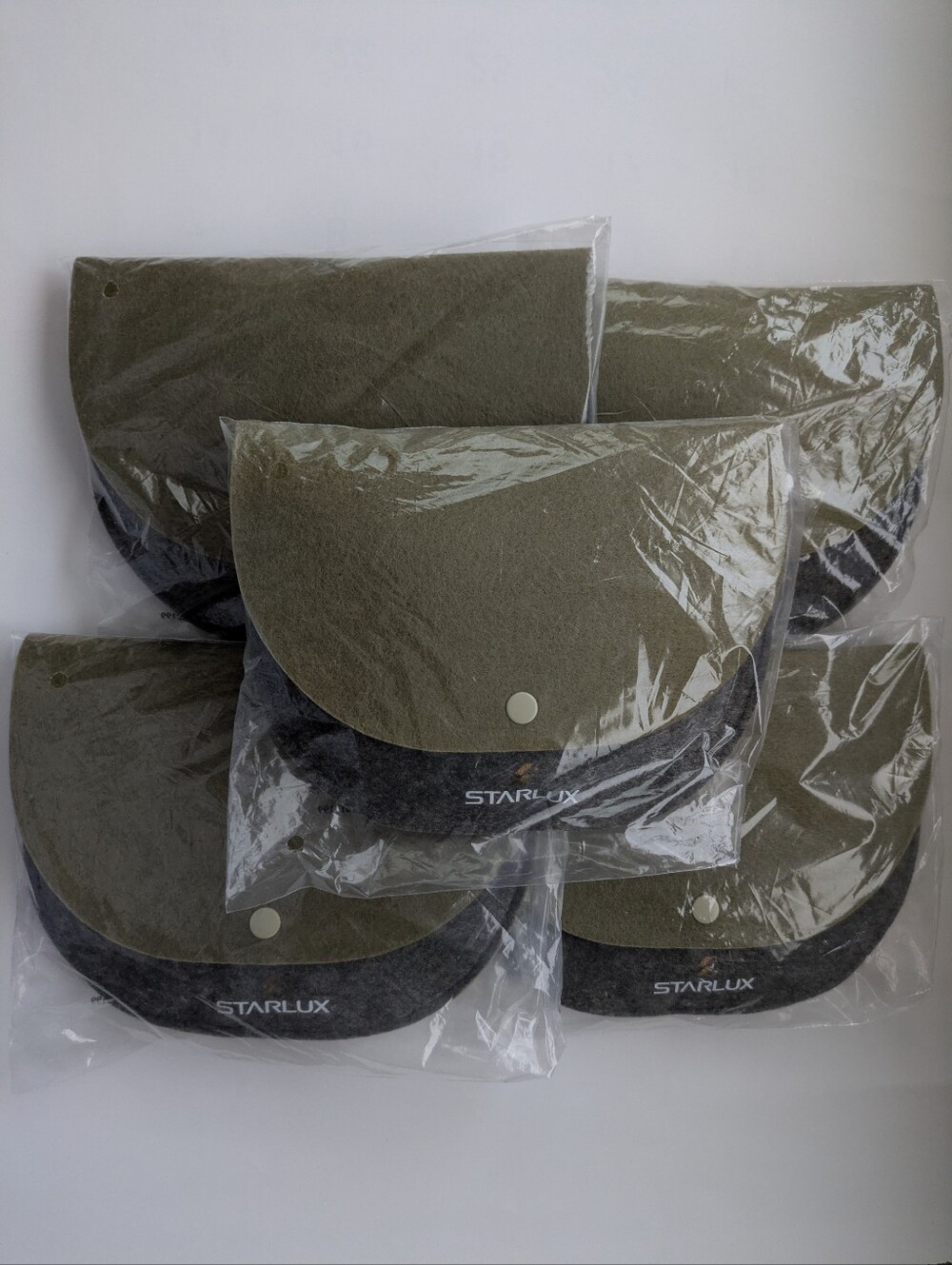 Starlux Five Travel Amenity Kits in Grey